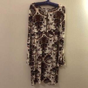 Venus paisley print dress, with flare sleeves Size S